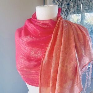 Metallic thread scarf / shawl